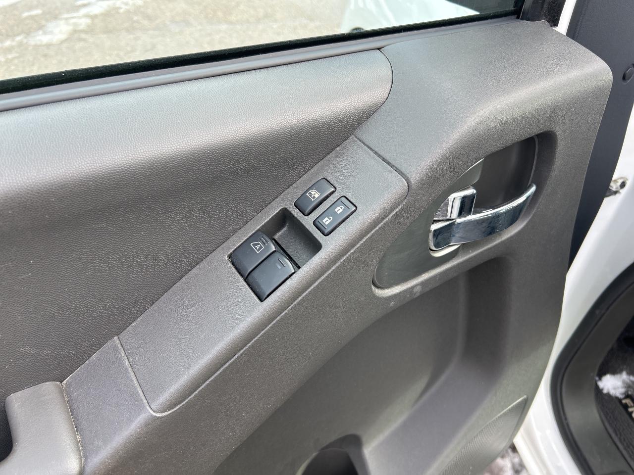 2019 Nissan Frontier SV, CLEAN CARFAX, REAR WHEEL DRIVE, BACK UP CAM! - Photo #13