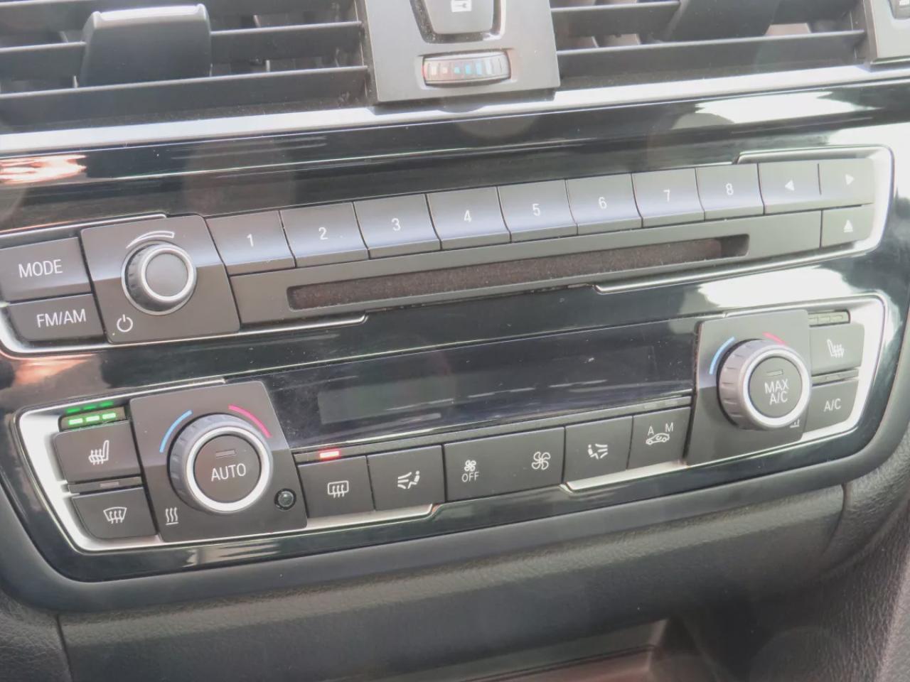 2016 BMW 4 Series 435i xDrive (**LOW KM!**CLEAN TITLE/NO ACCIDENTS!!**SAFETY/CERTIFIED!!**AWD**ALLOY RIMS**NAVIGATION**SUNROOF**HEATED SEATS**DUAL EXHAUST**LEATHER**POWER SEATS**REVERSE CAMERA**REAR PRIVACY COVER*REAR WEATHER TECH MAT**RUBBER MATS**BLUETOOTH**CRUISE CONTRO Photo