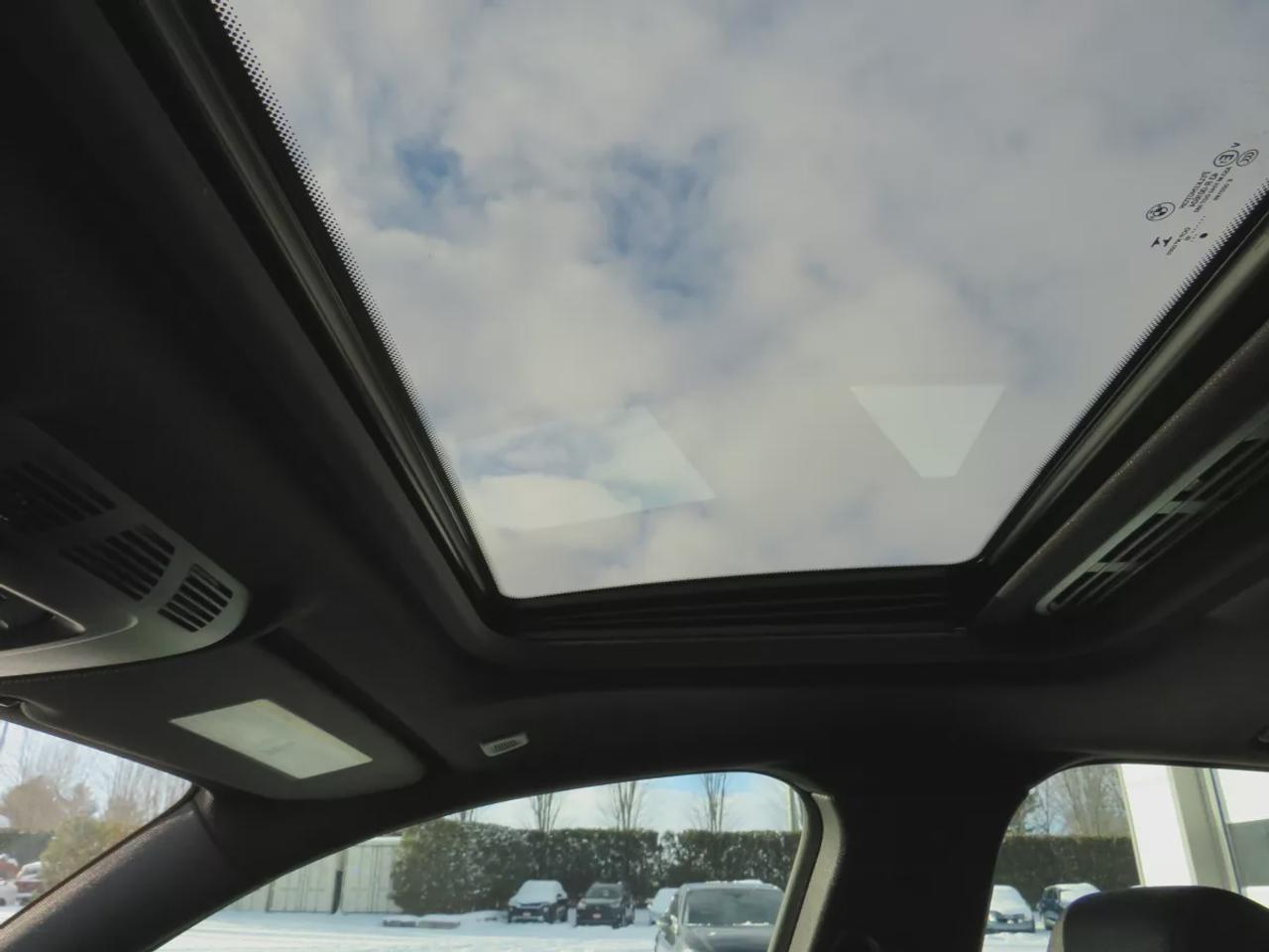 2016 BMW 4 Series 435I Xdrive  | Low Km | Clean Title | No Accidents | Safety Certified | AWD | Alloy Rims | Navigation | Sunroof | Heated Seats | Dual Exhaust | Leather | Power Seats | Reverse Camera | Rear Privacy Cover | Rear Weather Tech Mat | Rubber Mats | Bluetooth Photo
