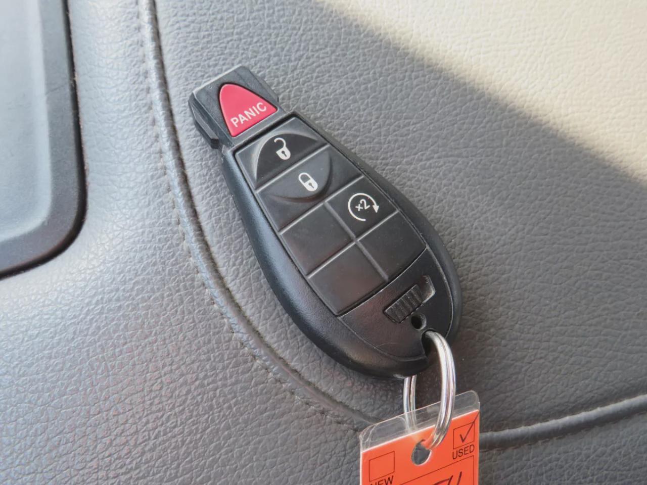 2020 RAM 1500 Classic Express (**CLEAN TITLE/NO ACCIDENTS!!**SAFETY/CERTIFIED!!**4WD**TRAILER HITCH**TRI-FOLD TONNEAU COVER**RUNNING BOARDS**REMOTE START**POWER SEATS**DIGITAL TOUCHSCREEN**HEATED SEATS/STEERING WHEEL**REVERSE CAMERA**DUAL CLIMATE CONTROL**BLUETOOTH**CRUISE CON Photo