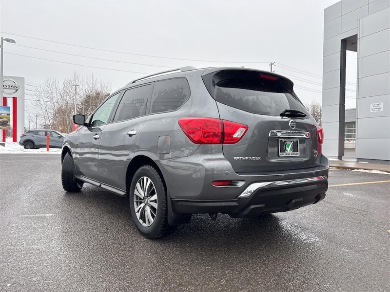 2020 Nissan Pathfinder SV Tech  - Navigation -  Heated Seats Photo2