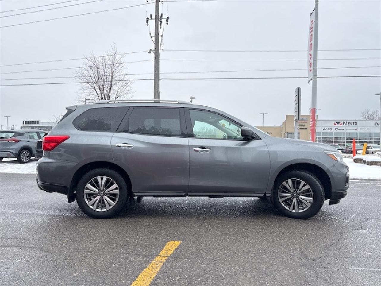 2020 Nissan Pathfinder SV Tech  - Navigation -  Heated Seats Photo