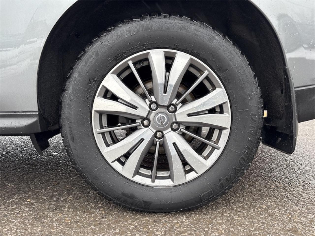 2020 Nissan Pathfinder SV Tech  - Navigation -  Heated Seats Photo