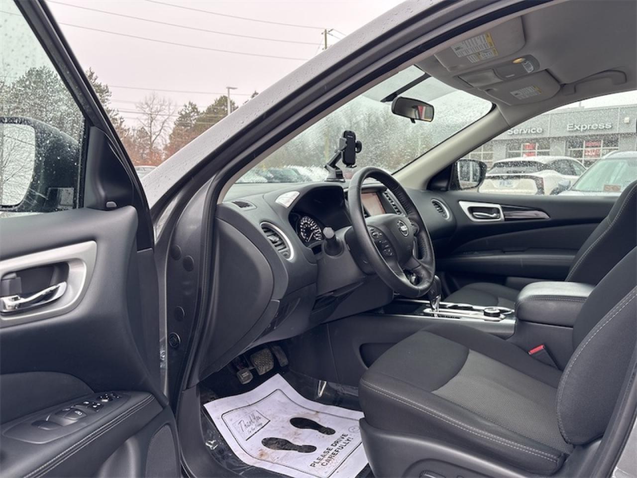 2020 Nissan Pathfinder SV Tech  - Navigation -  Heated Seats Photo