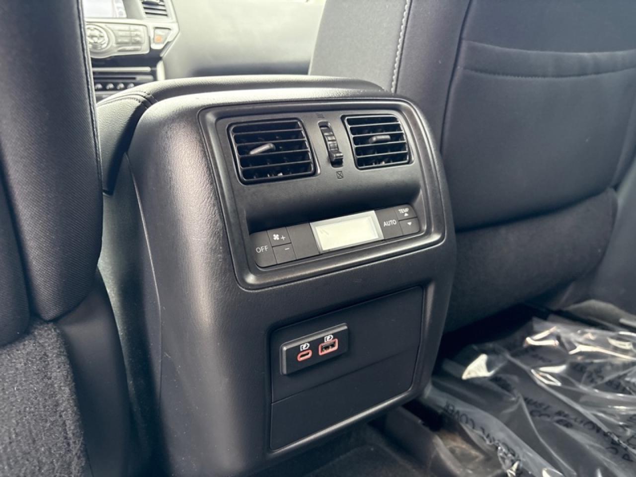 2020 Nissan Pathfinder SV Tech  - Navigation -  Heated Seats Photo