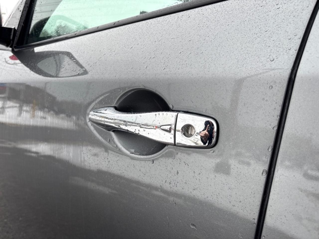 2020 Nissan Pathfinder SV Tech  - Navigation -  Heated Seats Photo