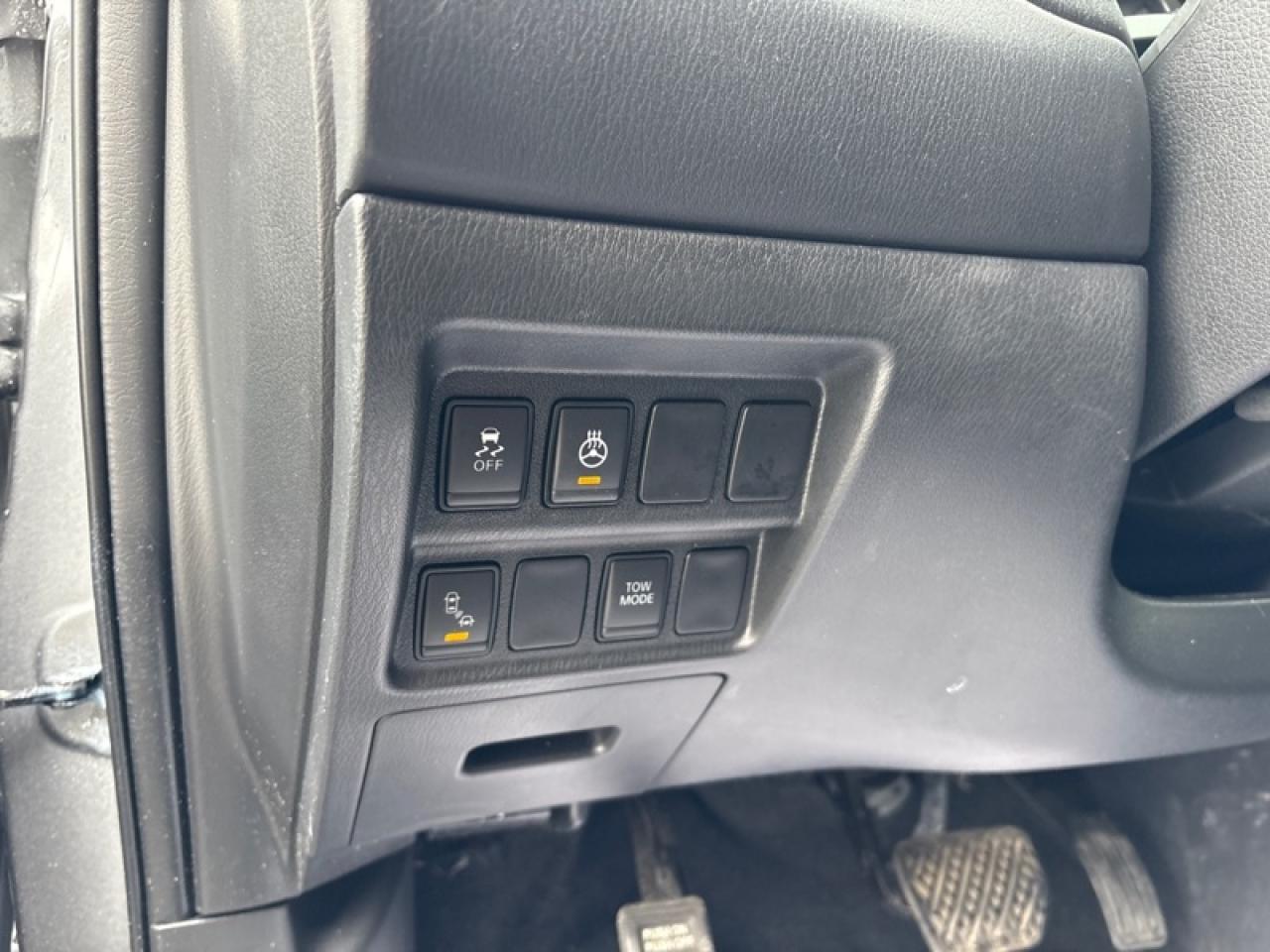 2020 Nissan Pathfinder SV Tech  - Navigation -  Heated Seats Photo