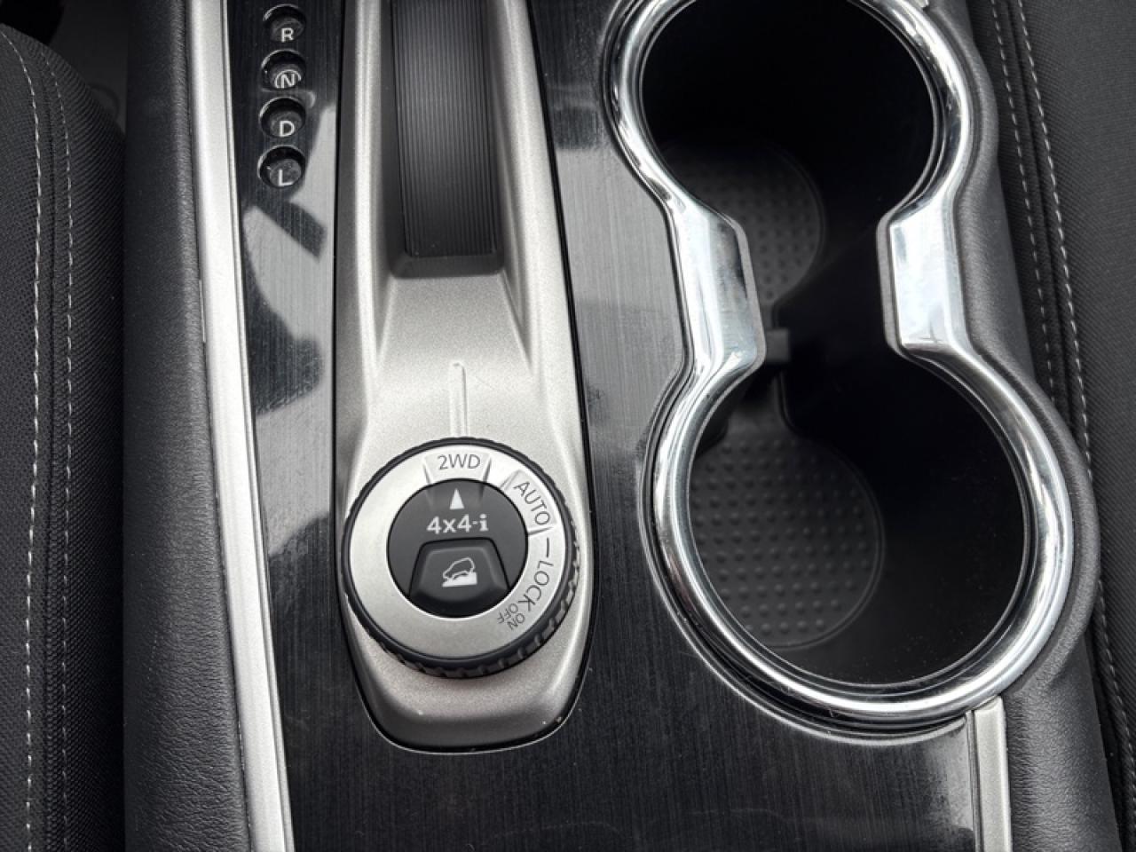 2020 Nissan Pathfinder SV Tech  - Navigation -  Heated Seats Photo