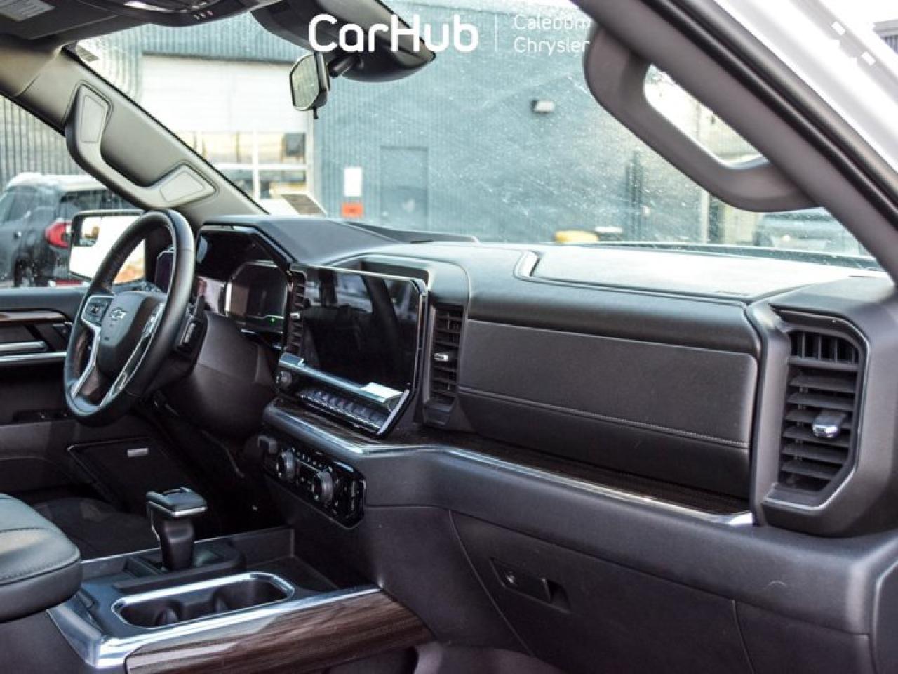 2024 Chevrolet Silverado 1500 RST4WD Crew Cab 147" 5.3L 13.4"Display Heated front Seats Photo