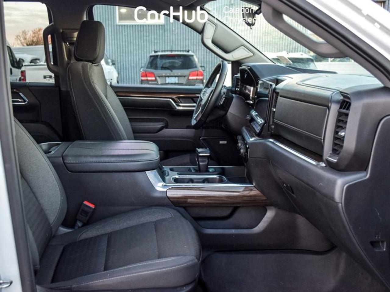 2024 Chevrolet Silverado 1500 RST4WD Crew Cab 147" 5.3L  5 passengers with captain chair Photo