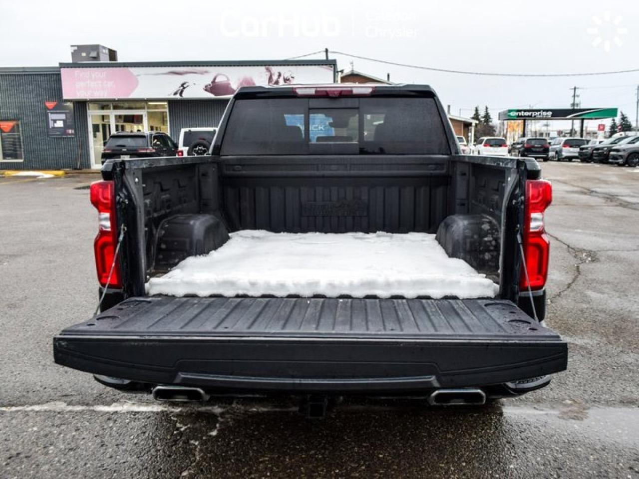 2023 Chevrolet Silverado 1500 High Country 4WD Crew Cab 147" 5.3L Leather 13.4"Display Photo