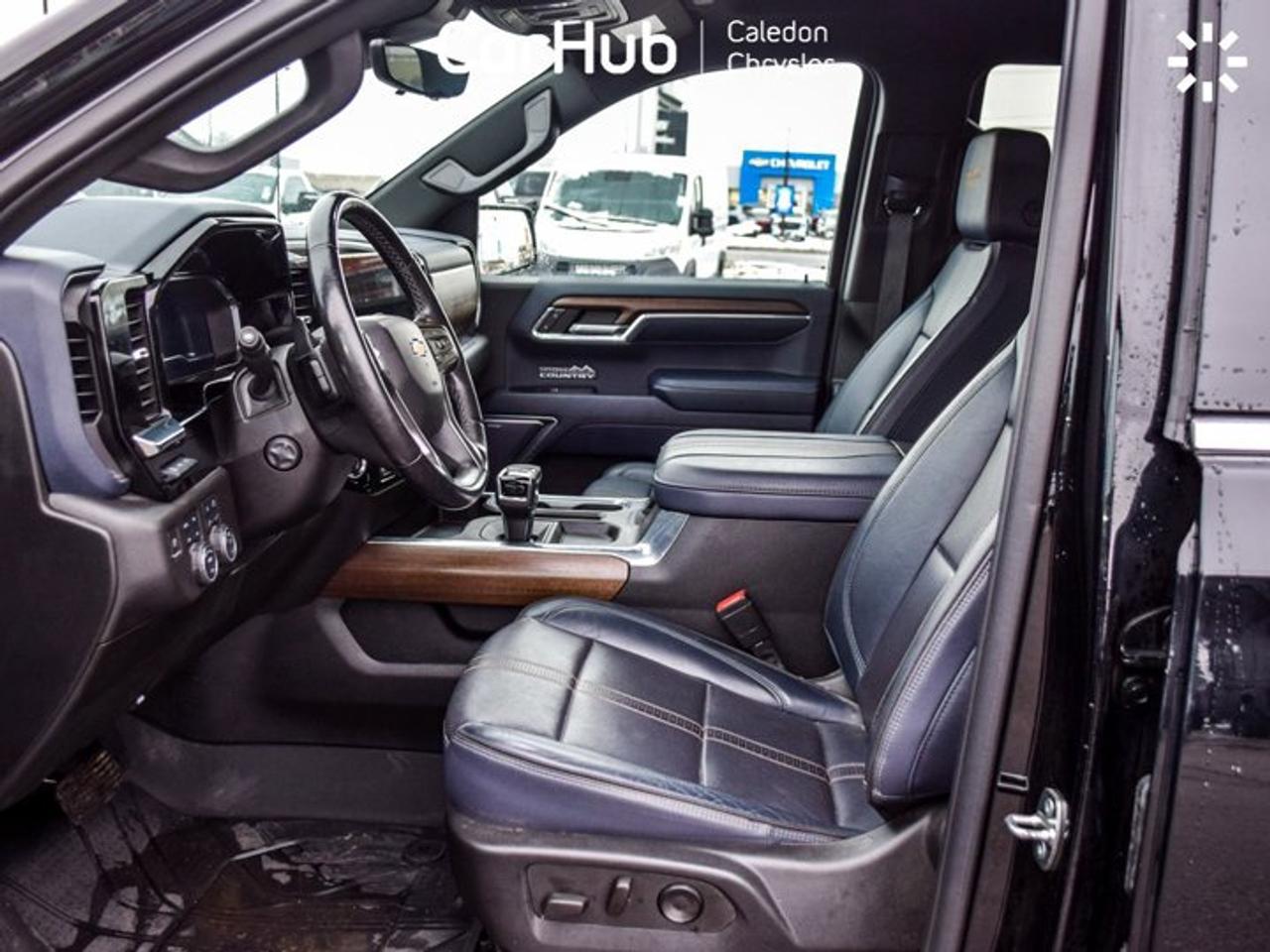 2023 Chevrolet Silverado 1500 High Country 4WD Crew Cab 147" 5.3L Leather  5 passengers with captain chair Photo