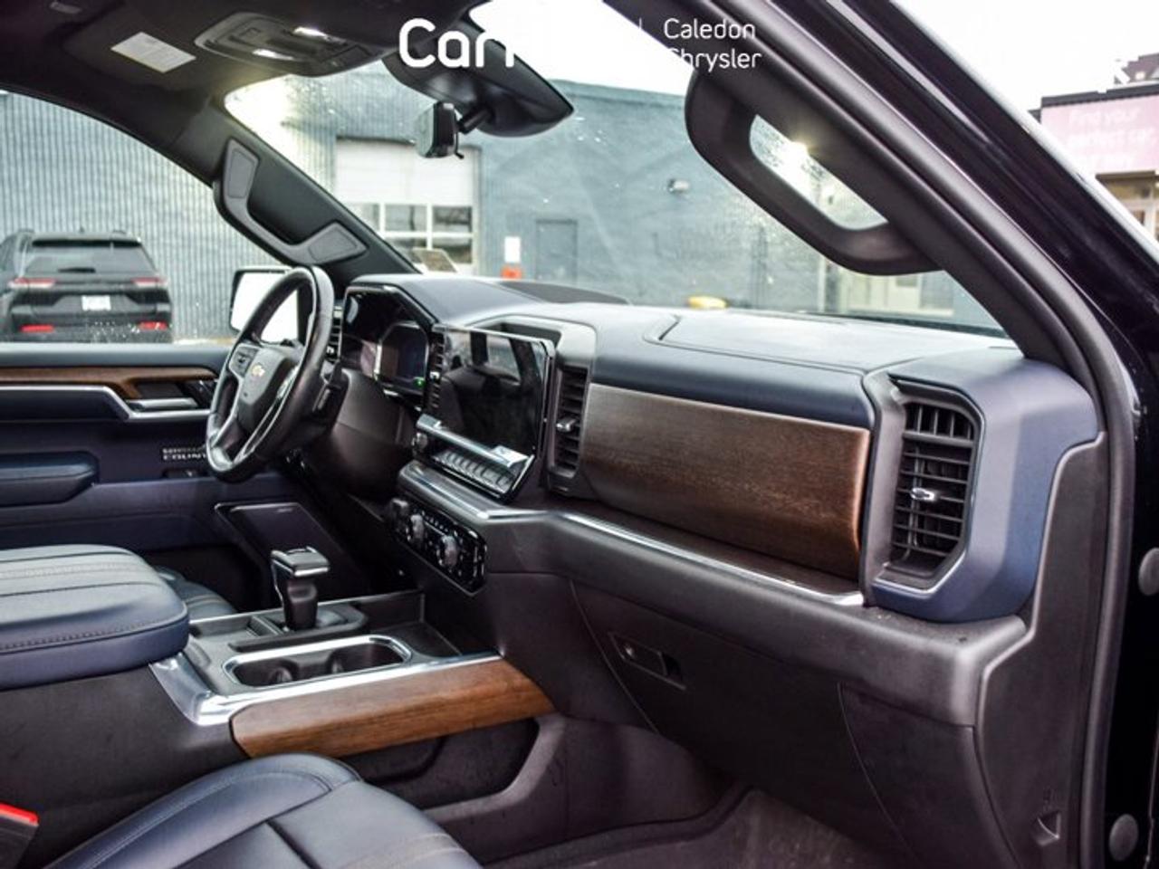 2023 Chevrolet Silverado 1500 High Country 4WD Crew Cab 147" 5.3L Leather  5 passengers with captain chair Photo