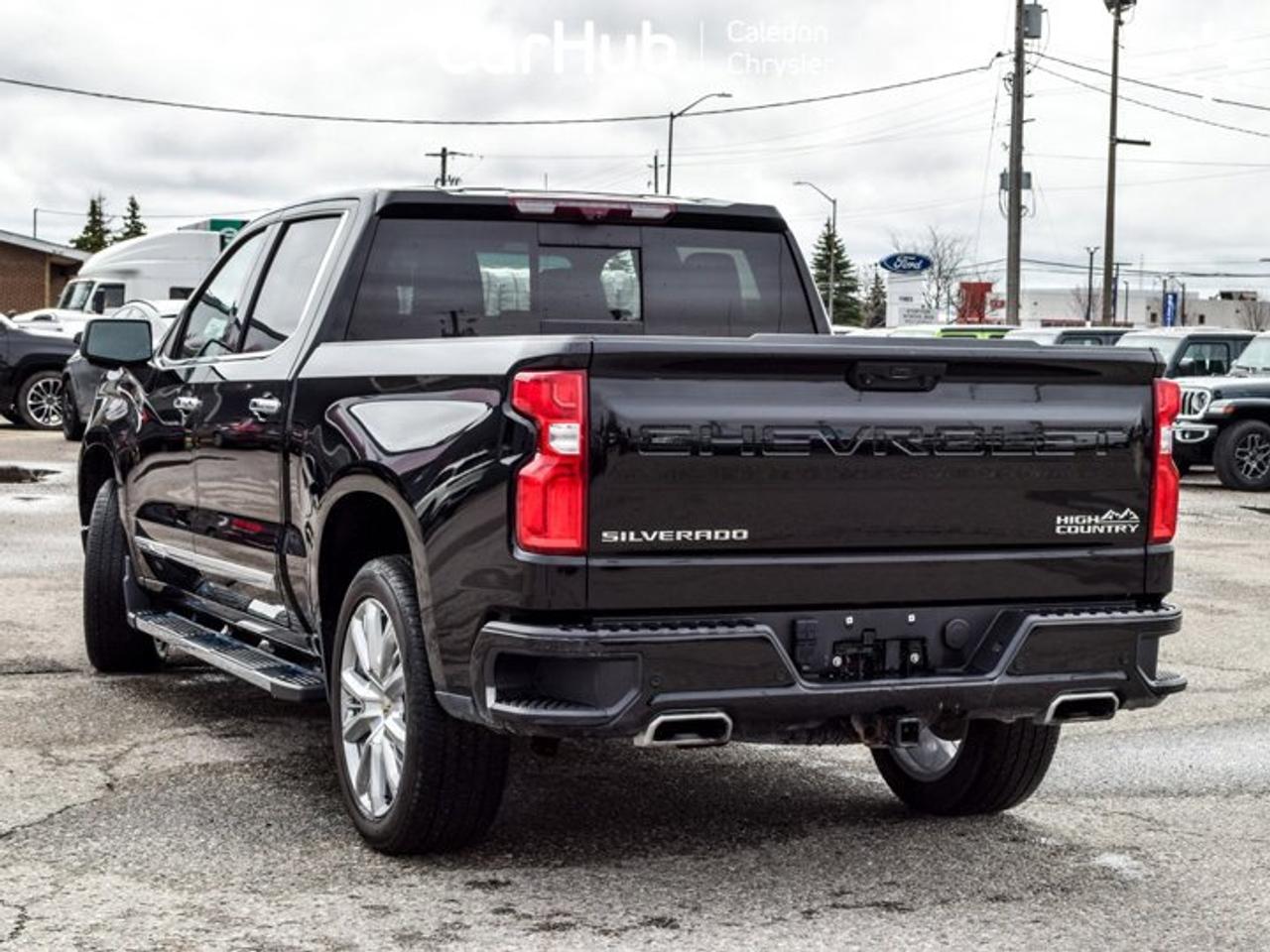 2023 Chevrolet Silverado 1500 High Country 4WD Crew Cab 147" 5.3L Leather  5 passengers with captain chair Photo