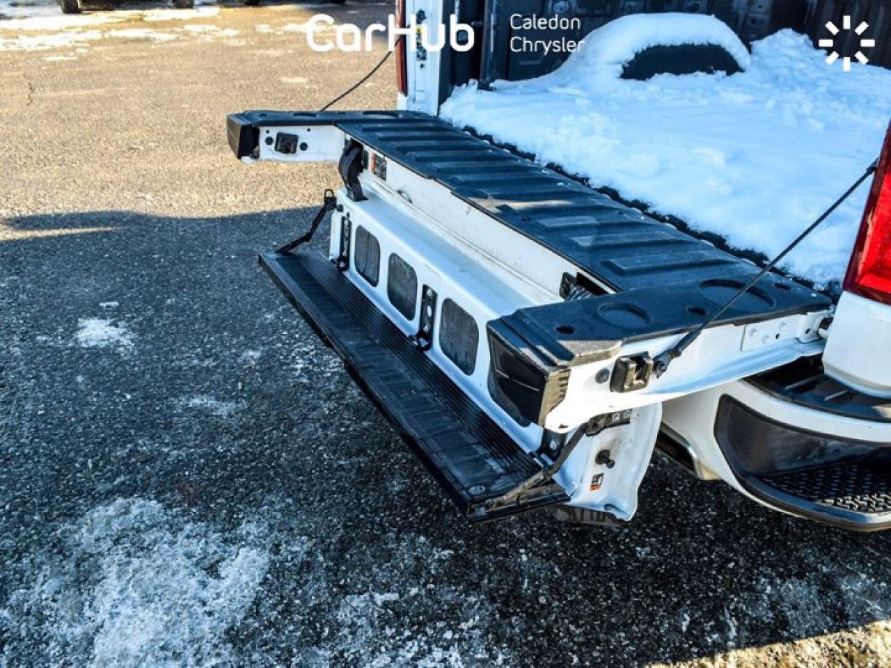 2024 Chevrolet Silverado 1500 RST 4WD Crew Cab 147"5.3L MultiPro Tailgate Remote Start Photo