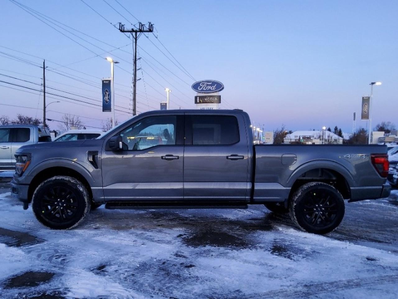 2025 Ford F-150 XLT Photo2