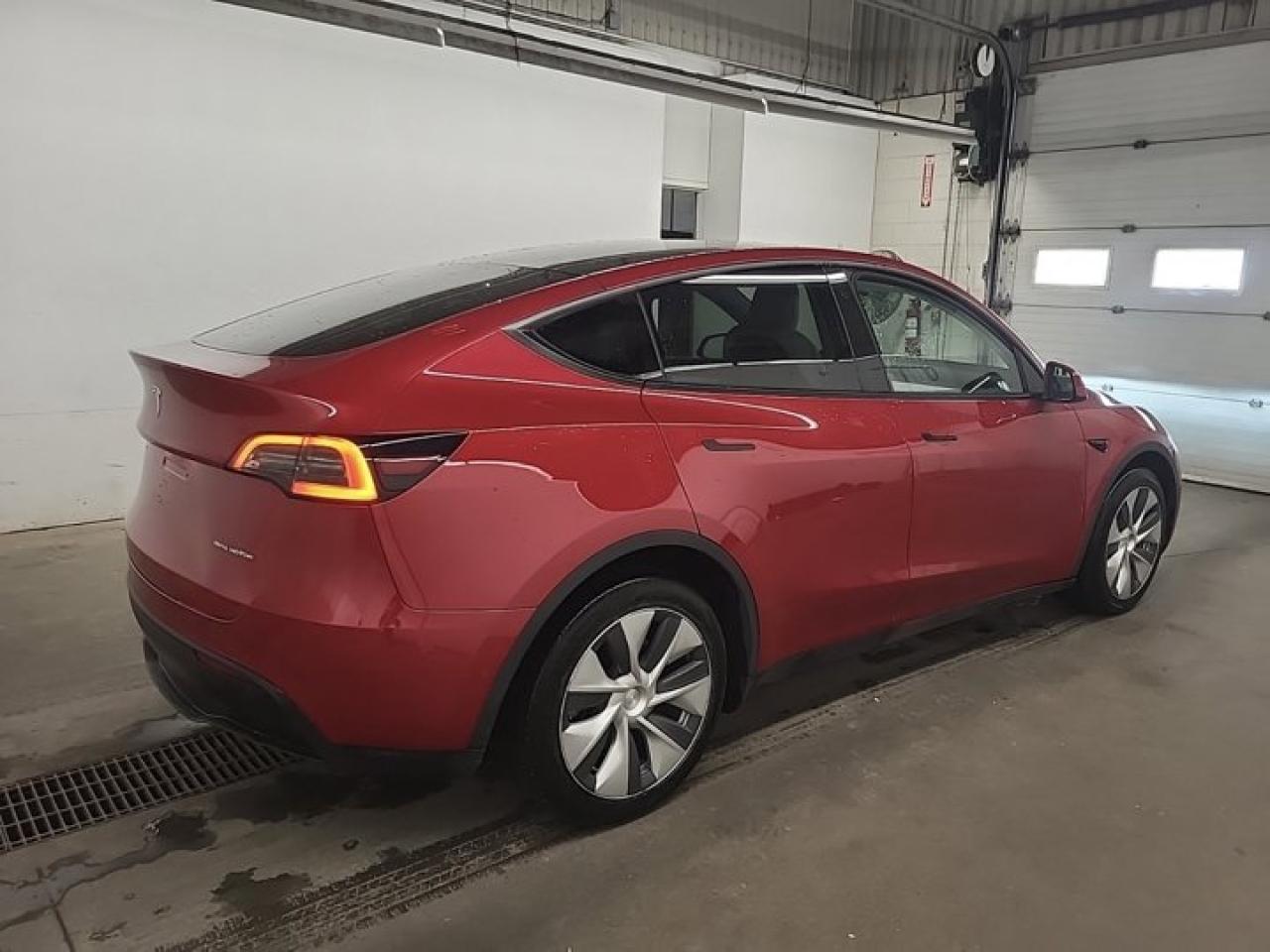 2022 Tesla Model Y Long Range AWD / No Accident / Clean Carfax - Photo #6