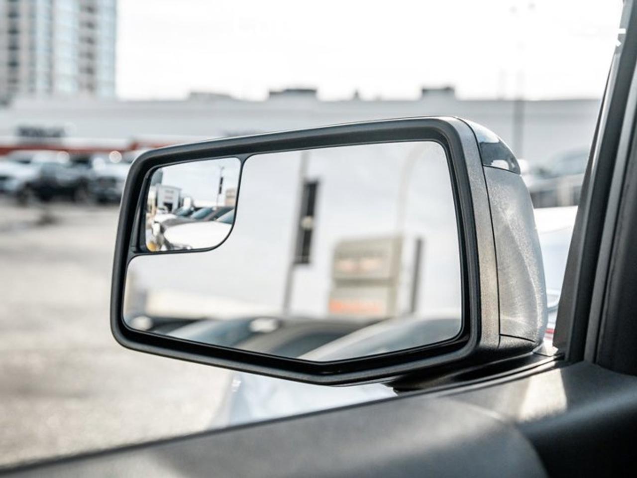 2023 Chevrolet Silverado 1500 RST 157'' 6.2L V8 Captain Seats MultiPro Tailgate Photo