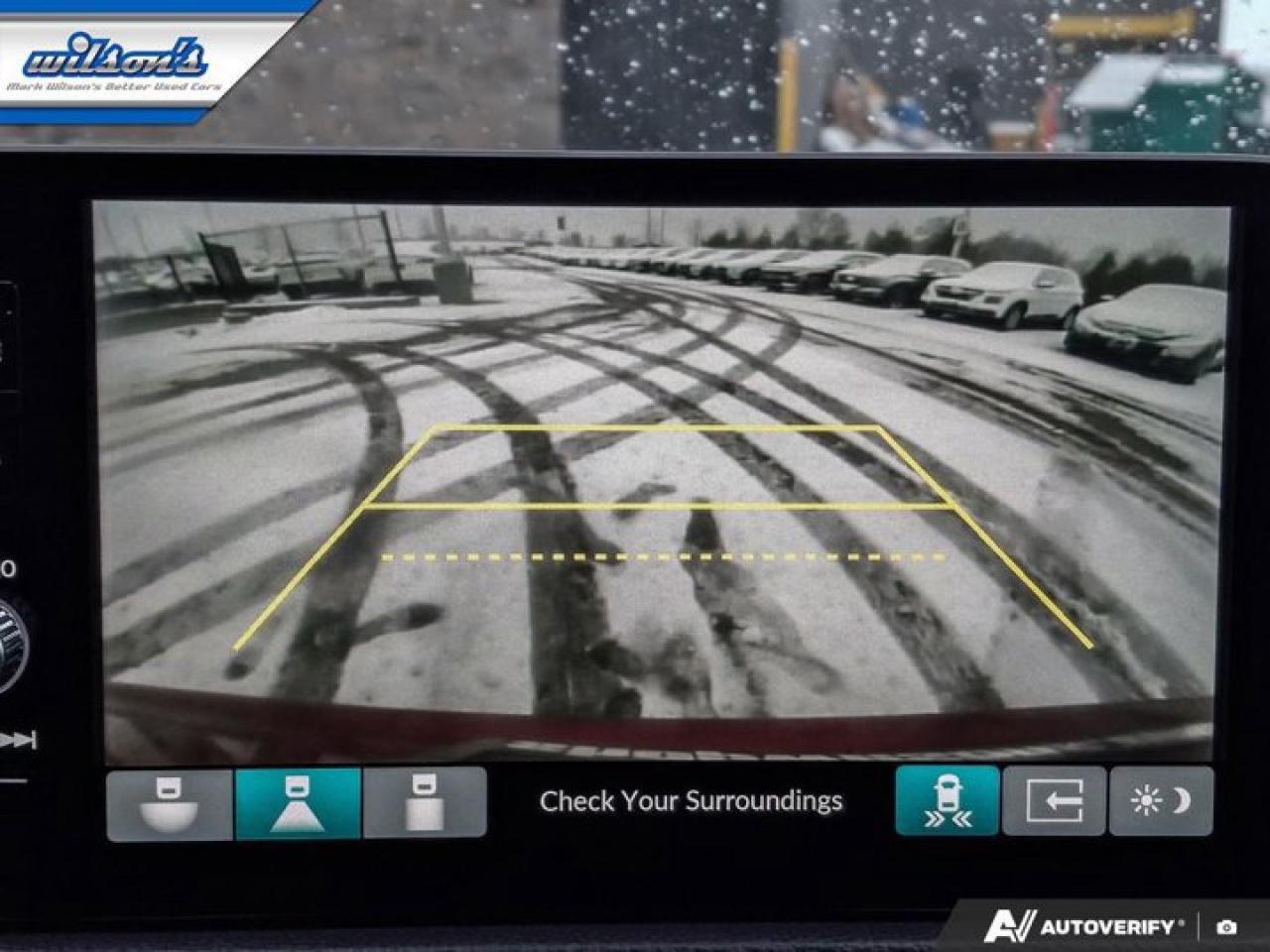 2024 Honda CR-V Hybrid Touring AWD | Leather | Sunroof | Nav | Heated Wheel + Seats | CarPlay + Android | Rear Cam & More ! Photo