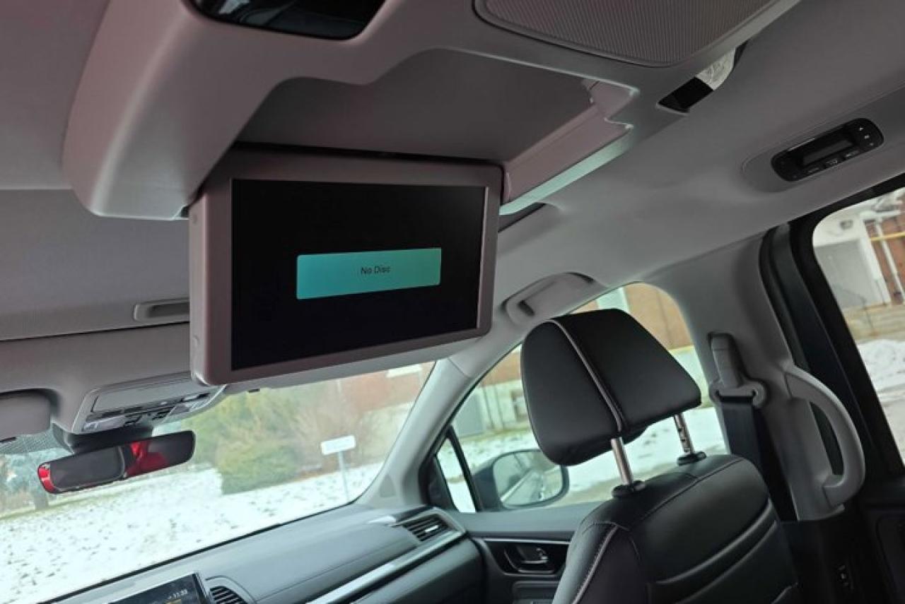 2023 Honda Odyssey Touring | Leather | DVD Blu Ray | Sunroof | Nav | Cooled + Heated Seats | Heated Wheel | and More ! Photo3