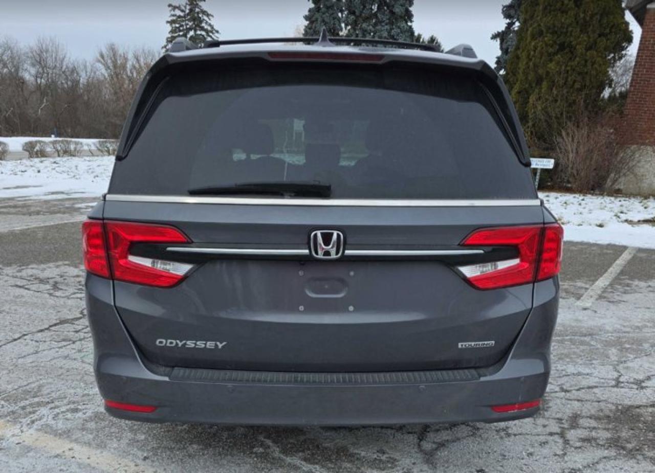 2023 Honda Odyssey Touring | Leather | DVD Blu Ray | Sunroof | Nav | Cooled + Heated Seats | Heated Wheel | and More ! Photo4