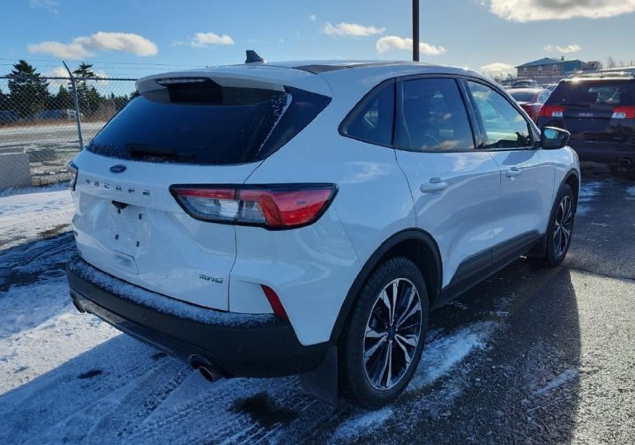 2022 Ford Escape SE AWD | Sport Pkg | Heated Wheel + Seats | Remote Start | Power Liftgate | Power Seat | and More ! Photo2