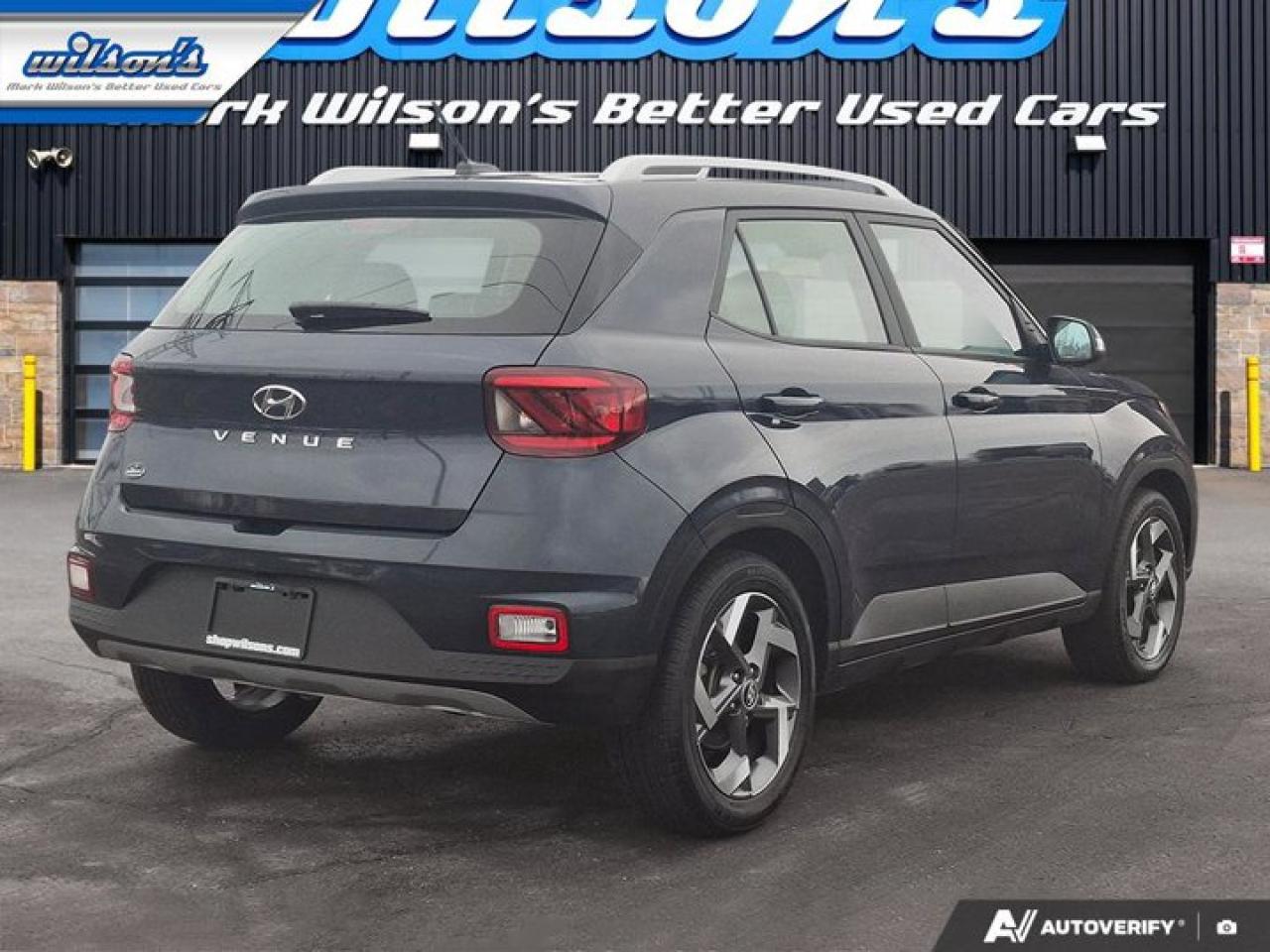2024 Hyundai Venue Ultimate Denim | Sunroof | Heated Seats + Steering | Remote Start | CarPlay | Keyless Entry & More ! Photo4