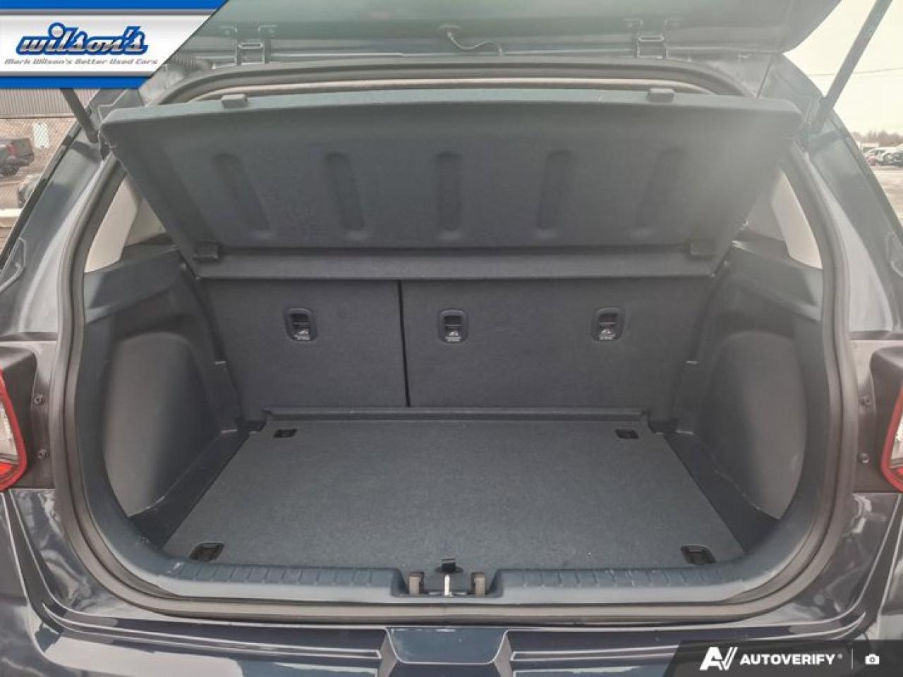 2024 Hyundai Venue Ultimate Denim | Sunroof | Heated Seats + Steering | Remote Start | CarPlay | Keyless Entry & More ! Photo