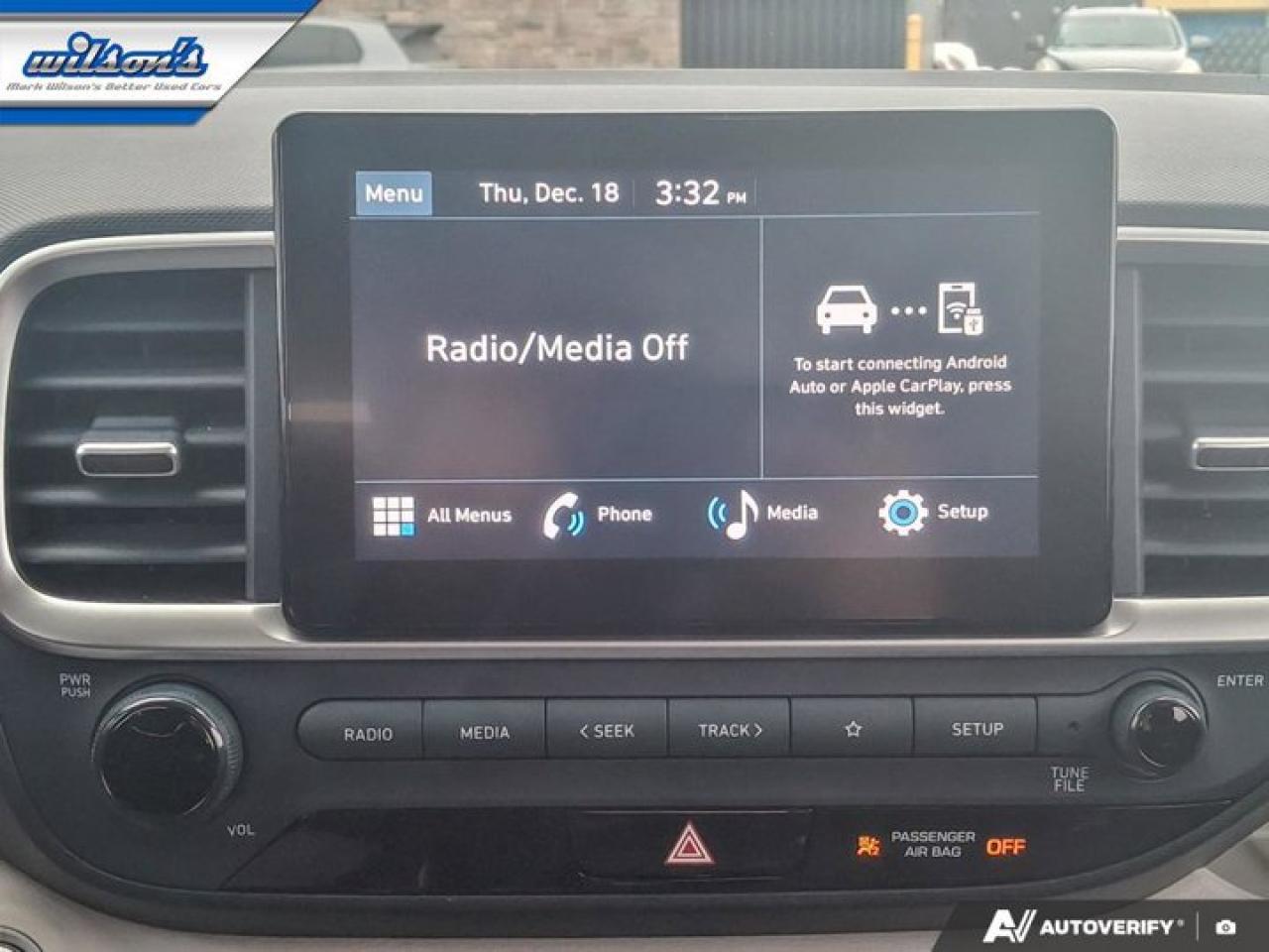 2024 Hyundai Venue Ultimate Denim | Sunroof | Heated Seats + Steering | Remote Start | CarPlay | Keyless Entry & More ! Photo