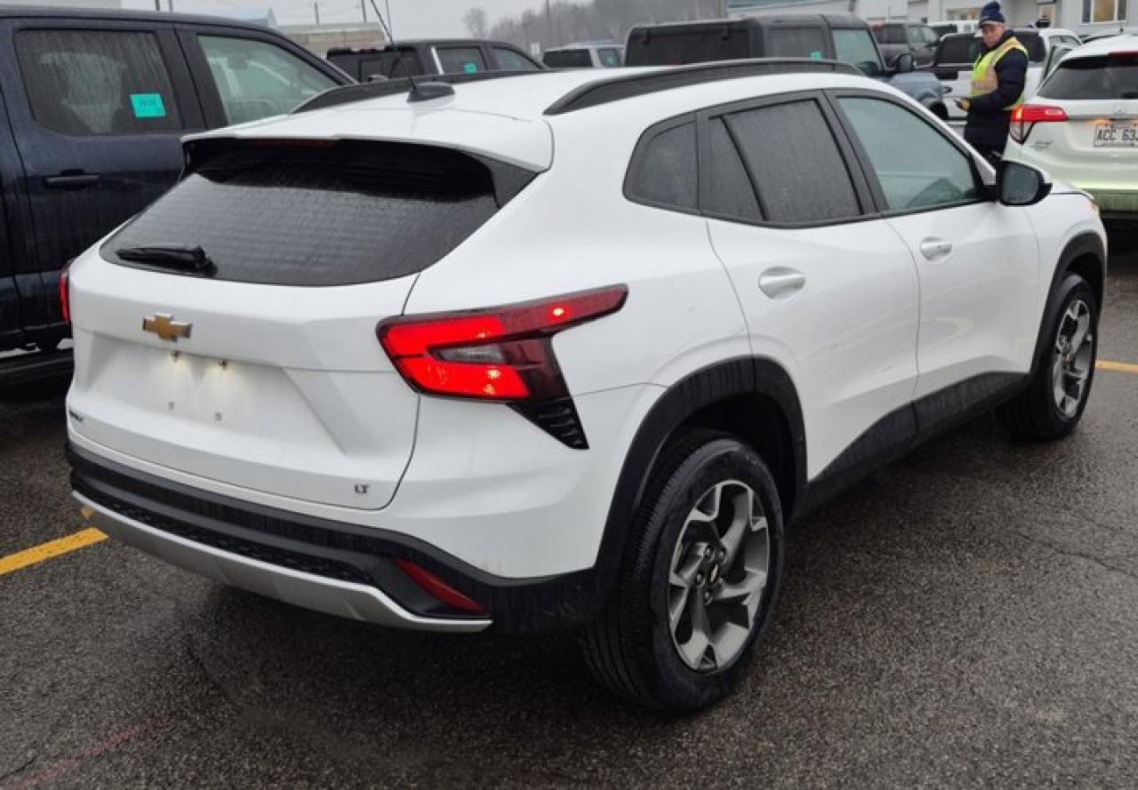 2024 Chevrolet Trax LT | Heated Seats | Remote Start | Keyless Entry | CarPlay | Rear Cam | and More ! Photo2