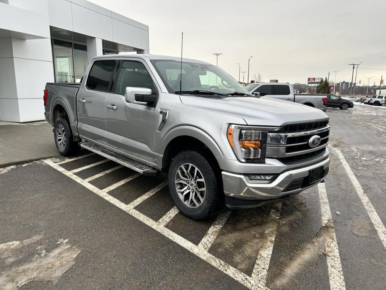 2022 Ford F-150 Lariat Photo2