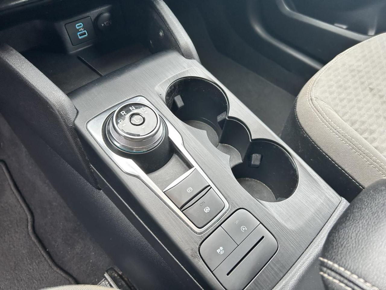 2022 Ford Escape SE Photo