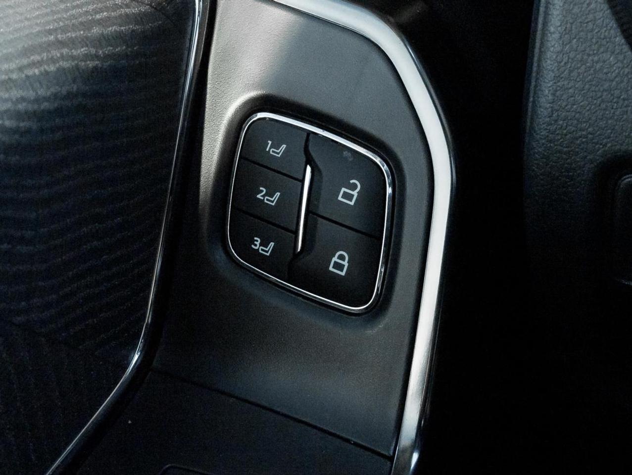 2022 Ford F-150 Platinum Photo