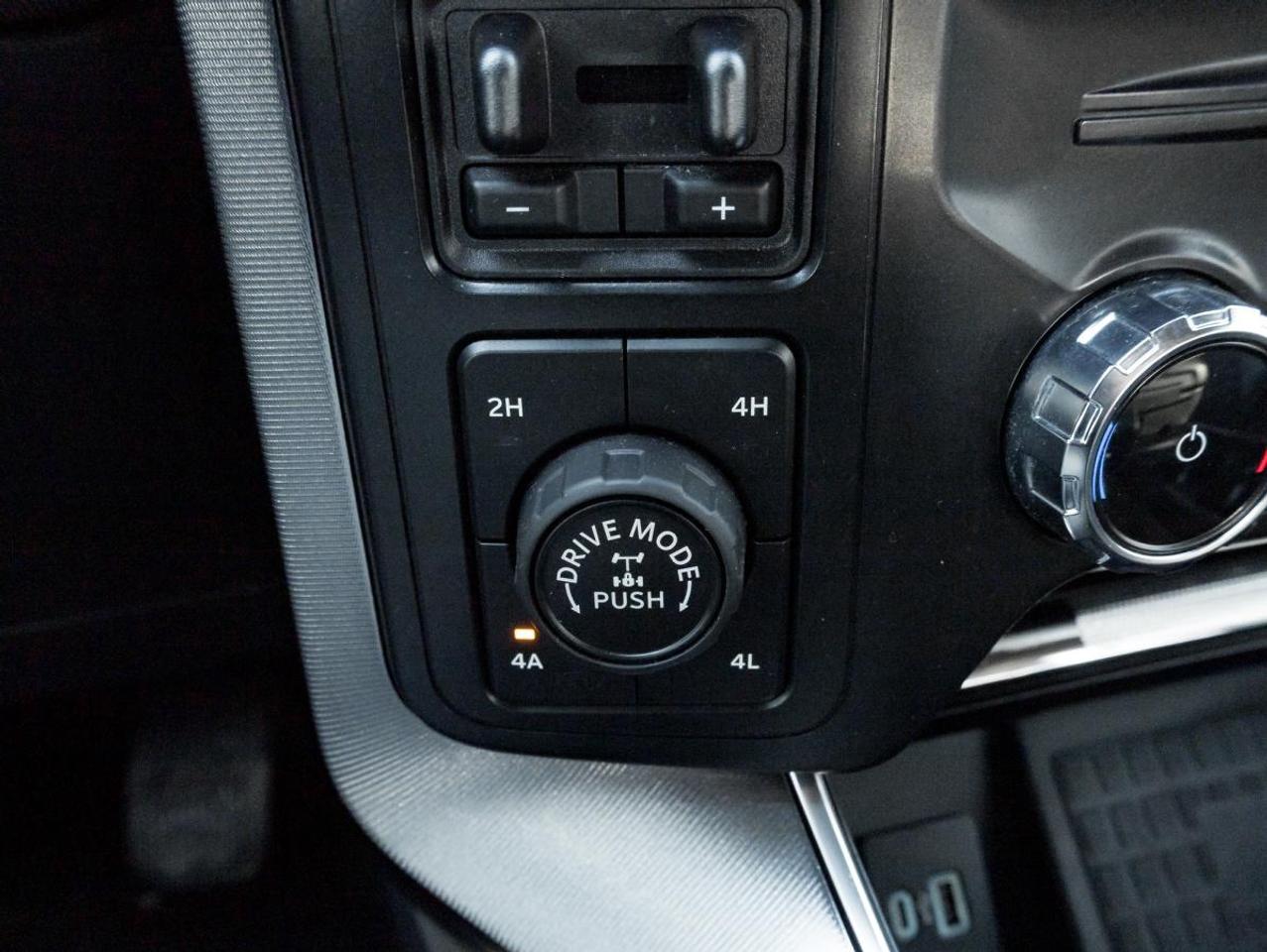 2022 Ford F-150 Platinum Photo