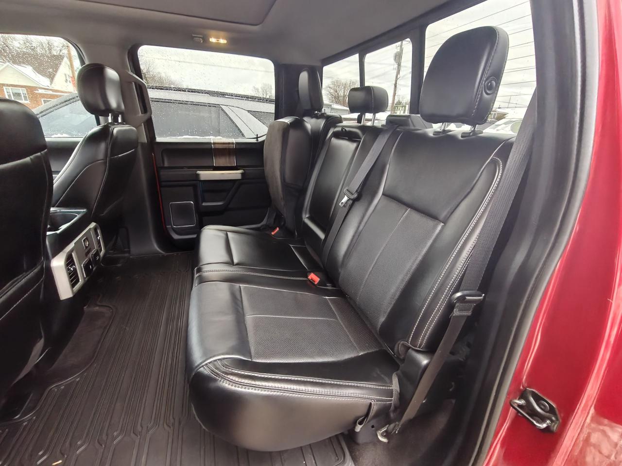 2019 Ford F150/ LARI 2019 F150 LARIAT Photo