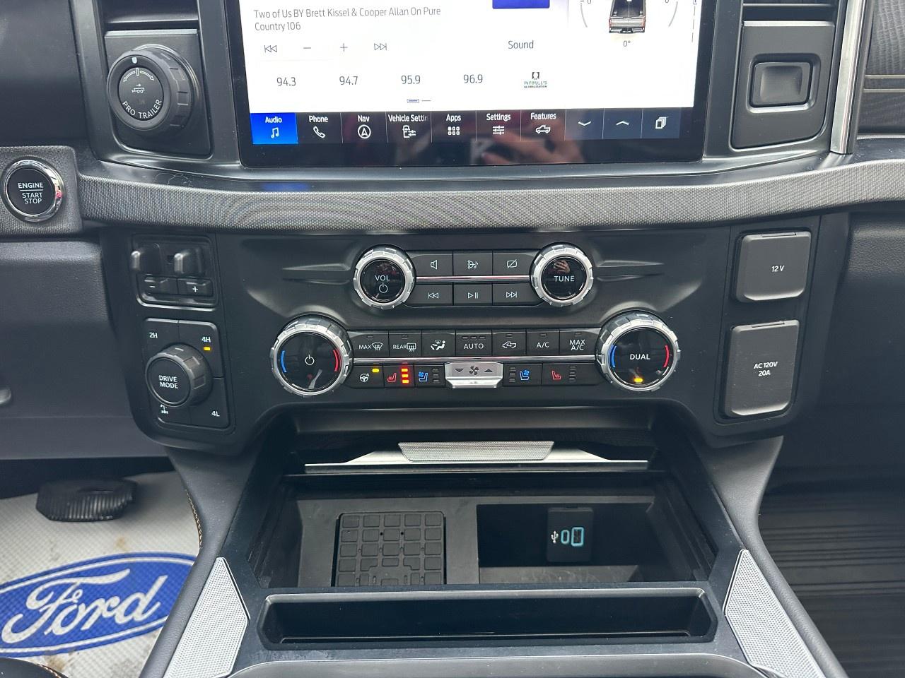 2023 Ford F-250 Super Duty SRW PLATINUM 4WD CREW CAB 6.75' BOX Photo