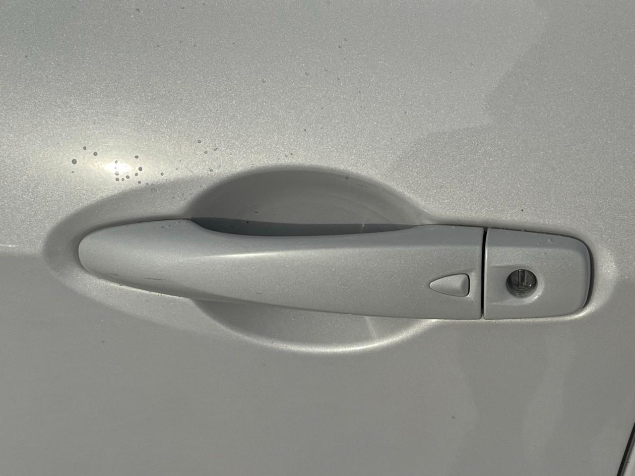 2019 Nissan Kicks SR FWD Photo