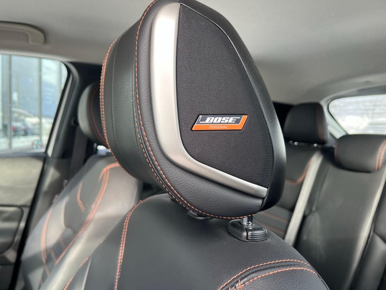 2019 Nissan Kicks SR FWD Photo