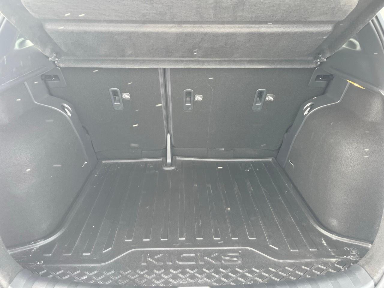 2019 Nissan Kicks SR FWD Photo