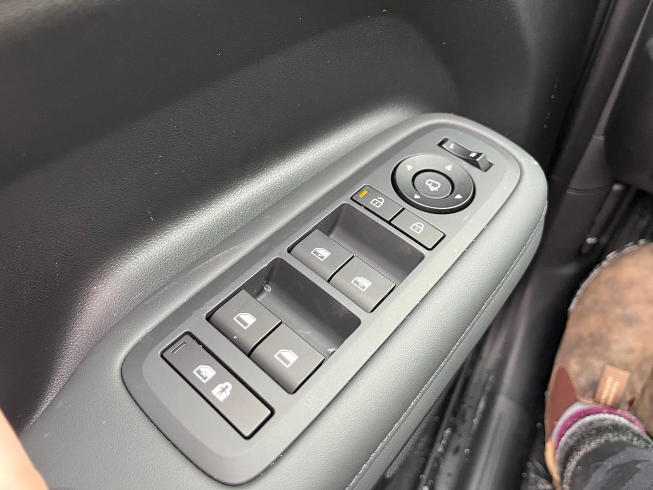 2026 Hyundai Santa Fe Hybrid Luxury AWD Photo