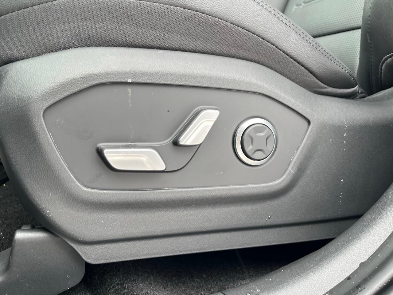 2026 Hyundai Santa Fe Hybrid Luxury AWD Photo