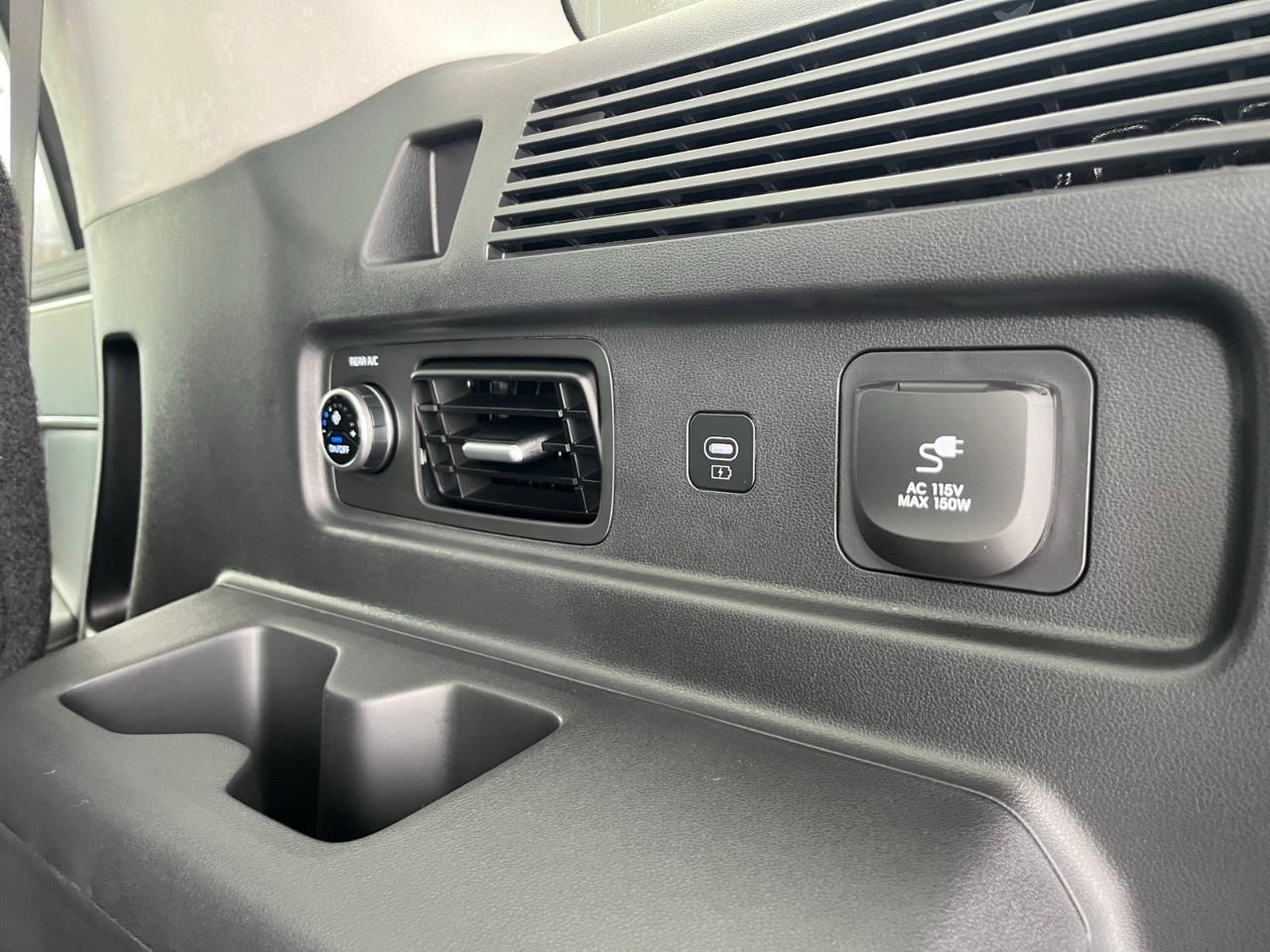 2026 Hyundai Santa Fe Hybrid Luxury AWD Photo