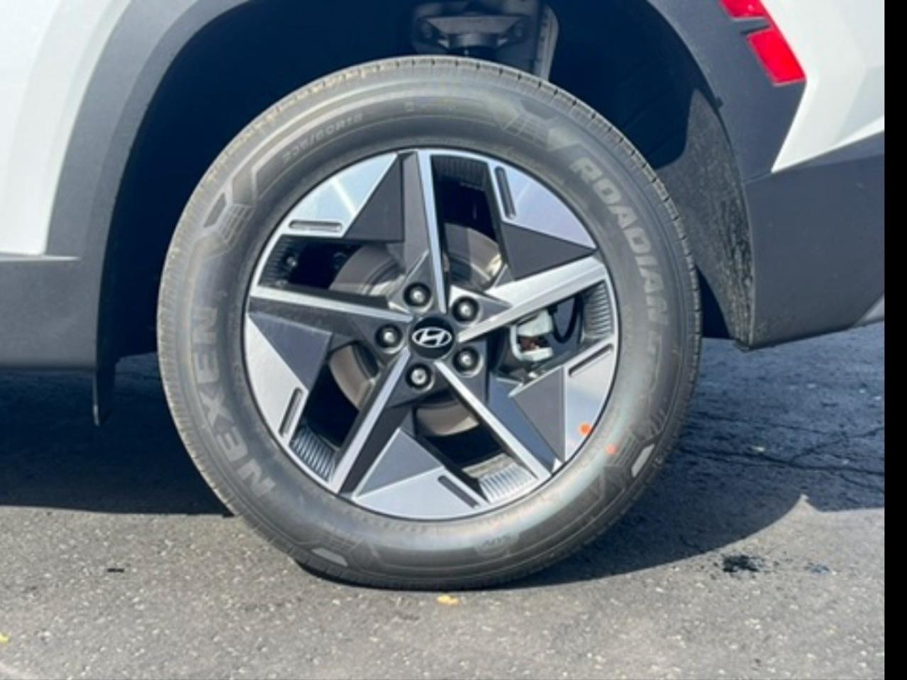 2026 Hyundai Tucson Preferred AWD w/Trend Pkg [TUCWDK2EPMTM] Photo3