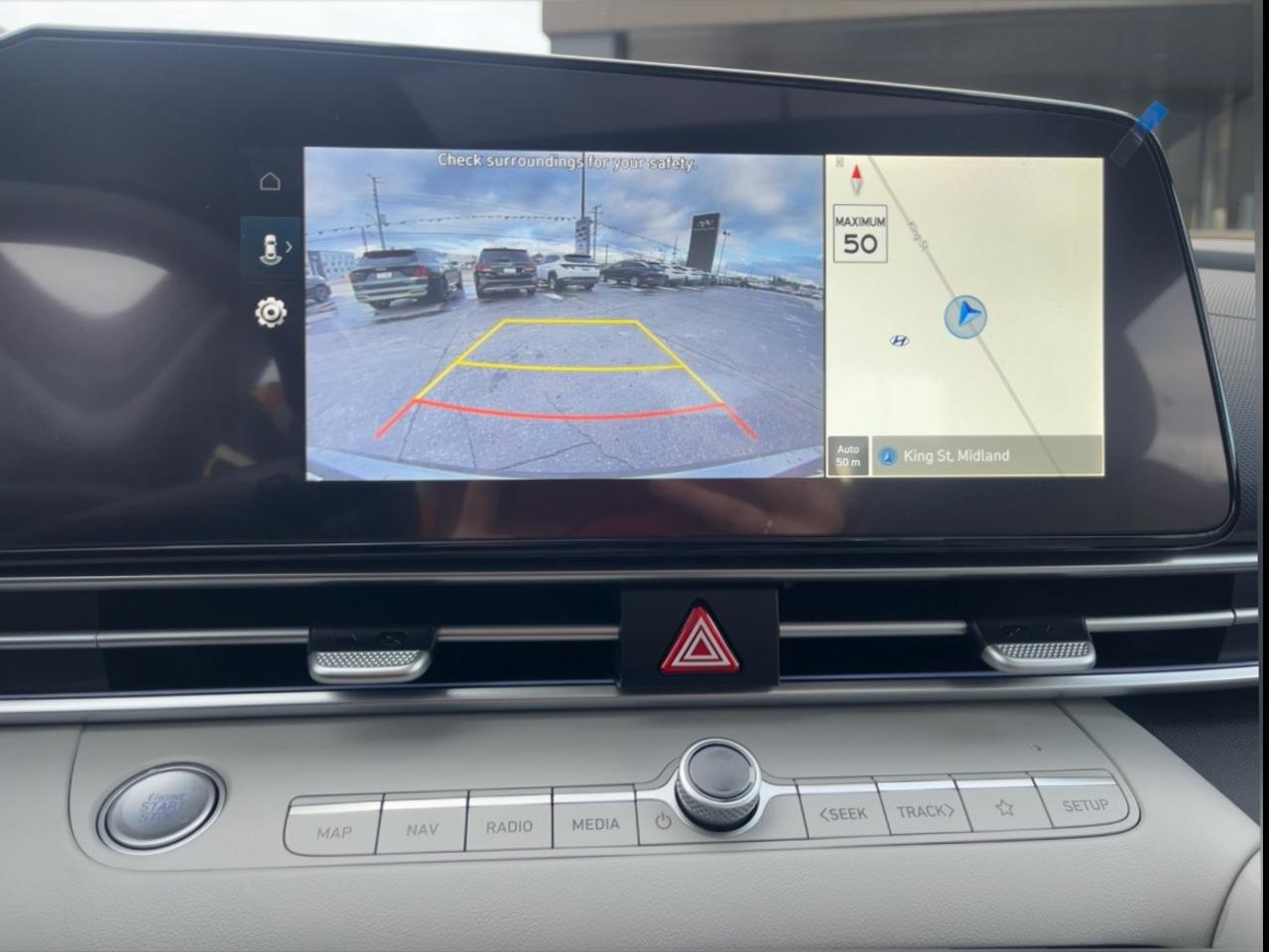 2026 Hyundai Elantra Luxury IVT w/Two-Tone Interior Photo