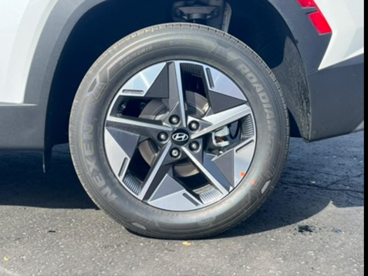 2026 Hyundai Tucson Preferred AWD w/Trend Pkg [TUCWDK2EPMTM] Photo3