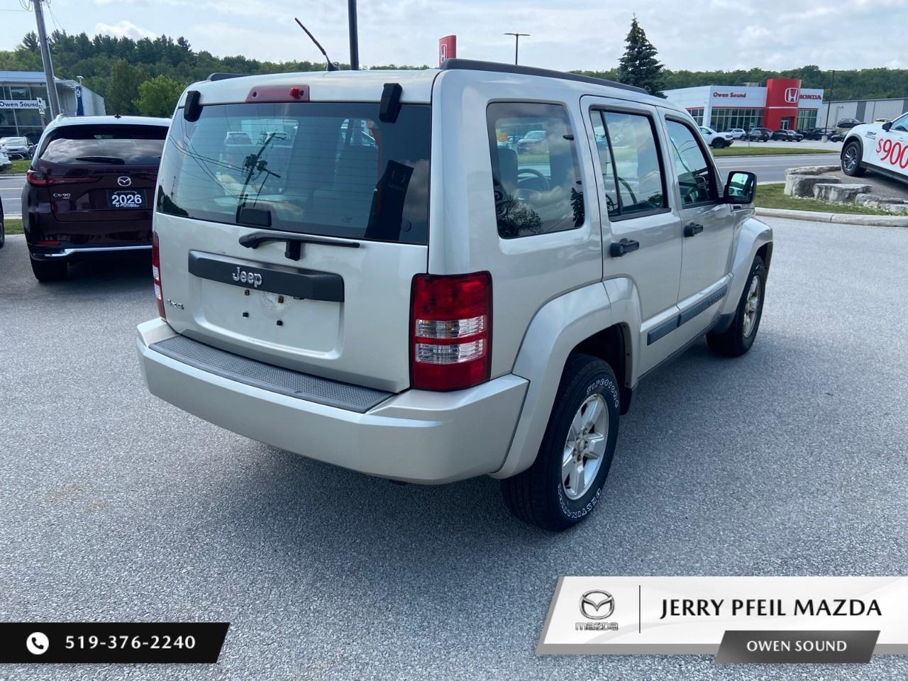 2009 Jeep Liberty 4WD 4DR SPORT Photo