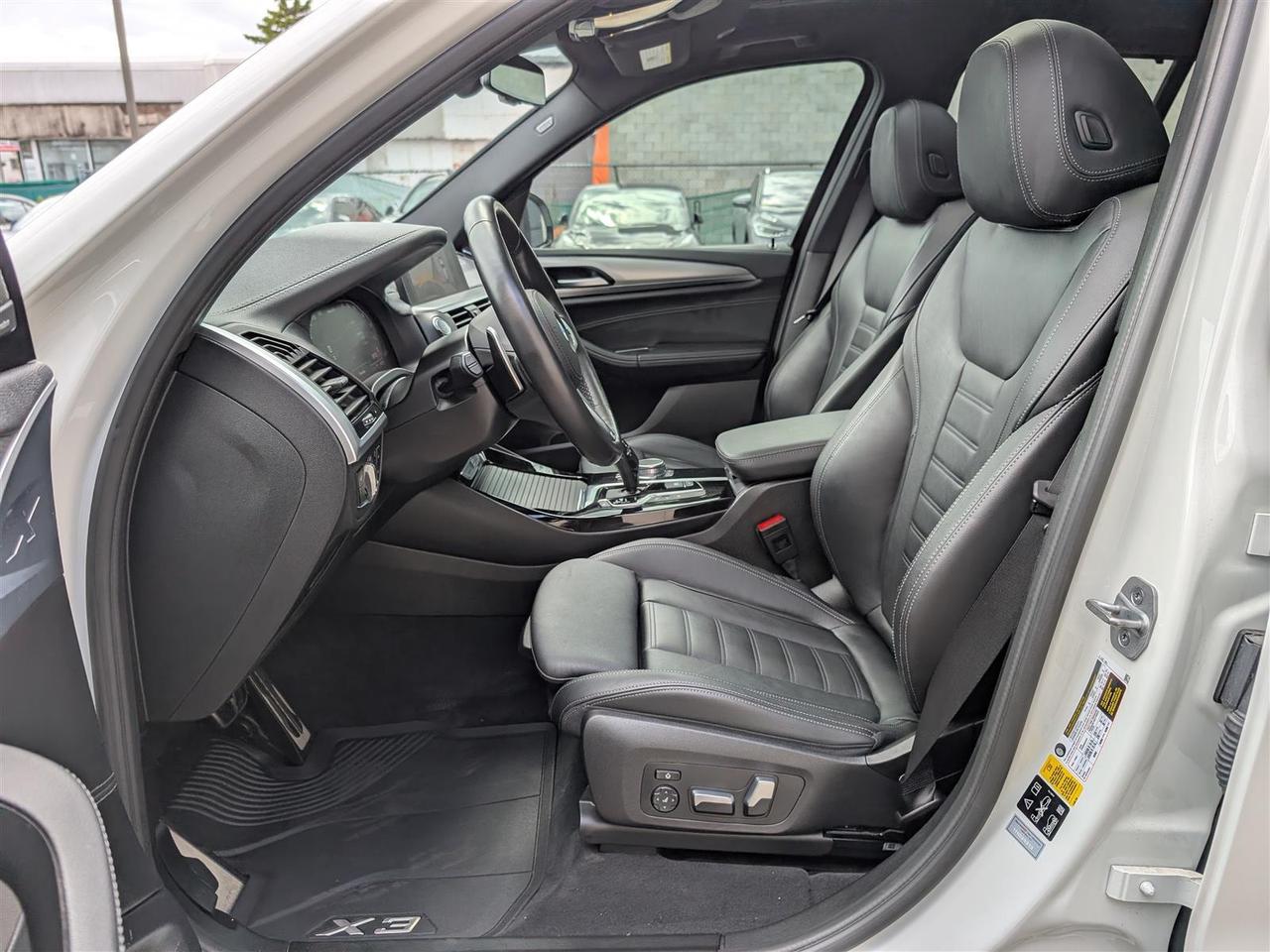 2021 BMW X3 M40i XDRIVE - PANO ROOF - NAVI - TECH FEATS Photo