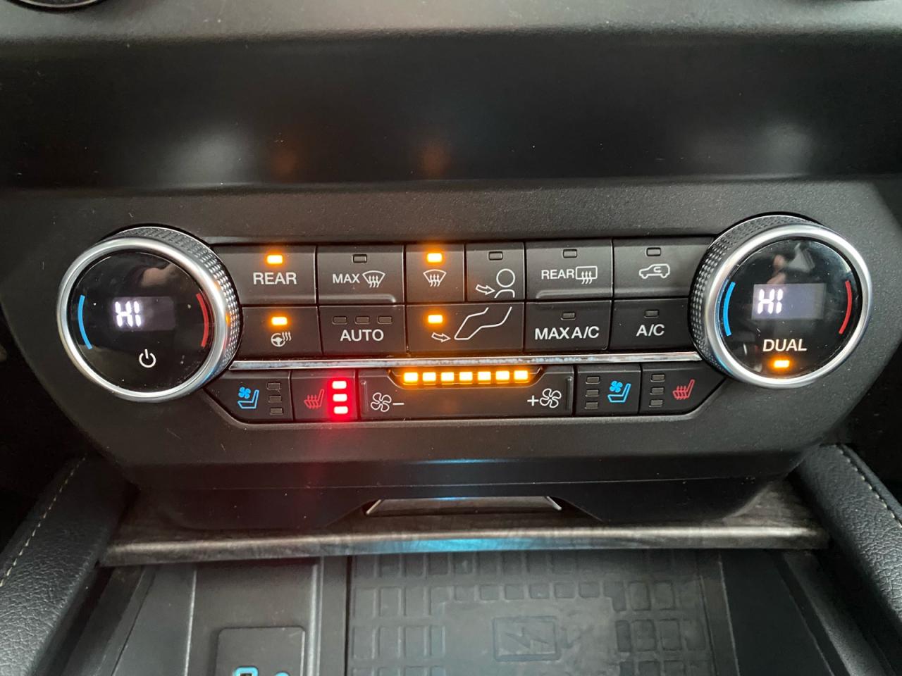 2021 Ford Expedition Limited | 8 Passenger | Panoramic Sunroof Photo