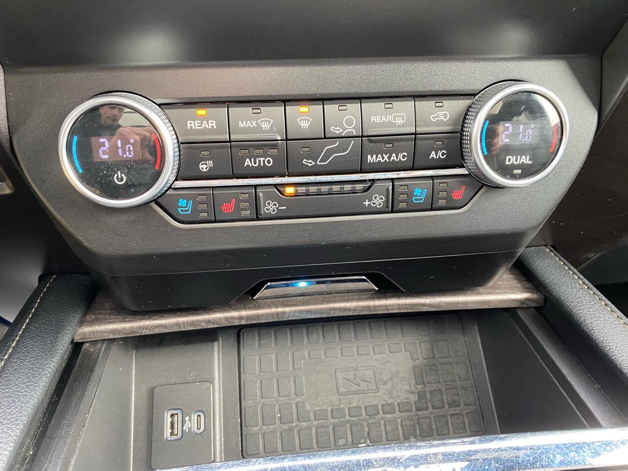 2021 Ford Expedition Limited | 8 Passenger | Panoramic Sunroof Photo