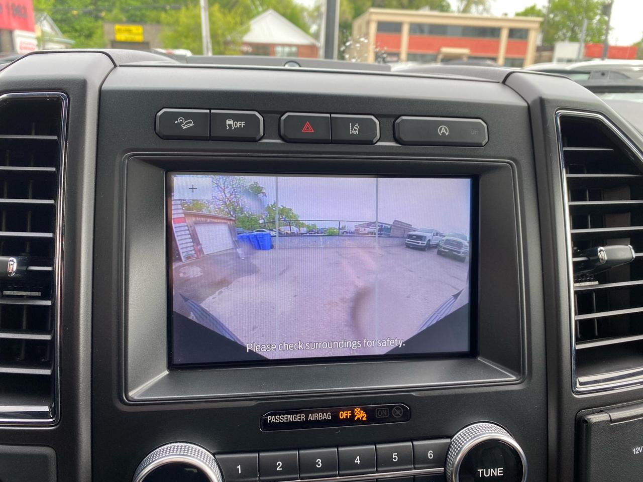 2021 Ford Expedition Limited | 8 Passenger | Panoramic Sunroof Photo